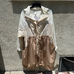 H&M Cream and Tan Raincoat - Size XL Petit